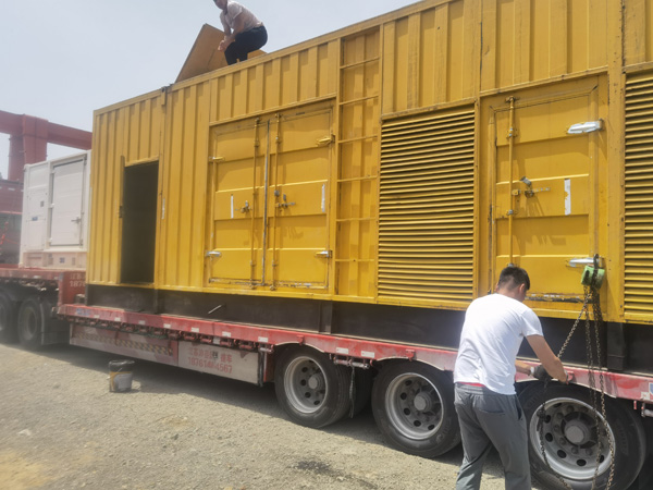 通川除了负载情况和发动机维护,还有哪些因素会影响 200kw 柴油发电机的油耗?