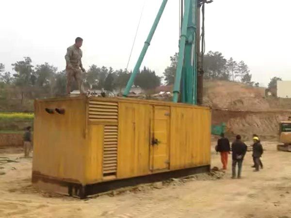 通川如何判断水冷式机油散热器密封件是否需要更换？